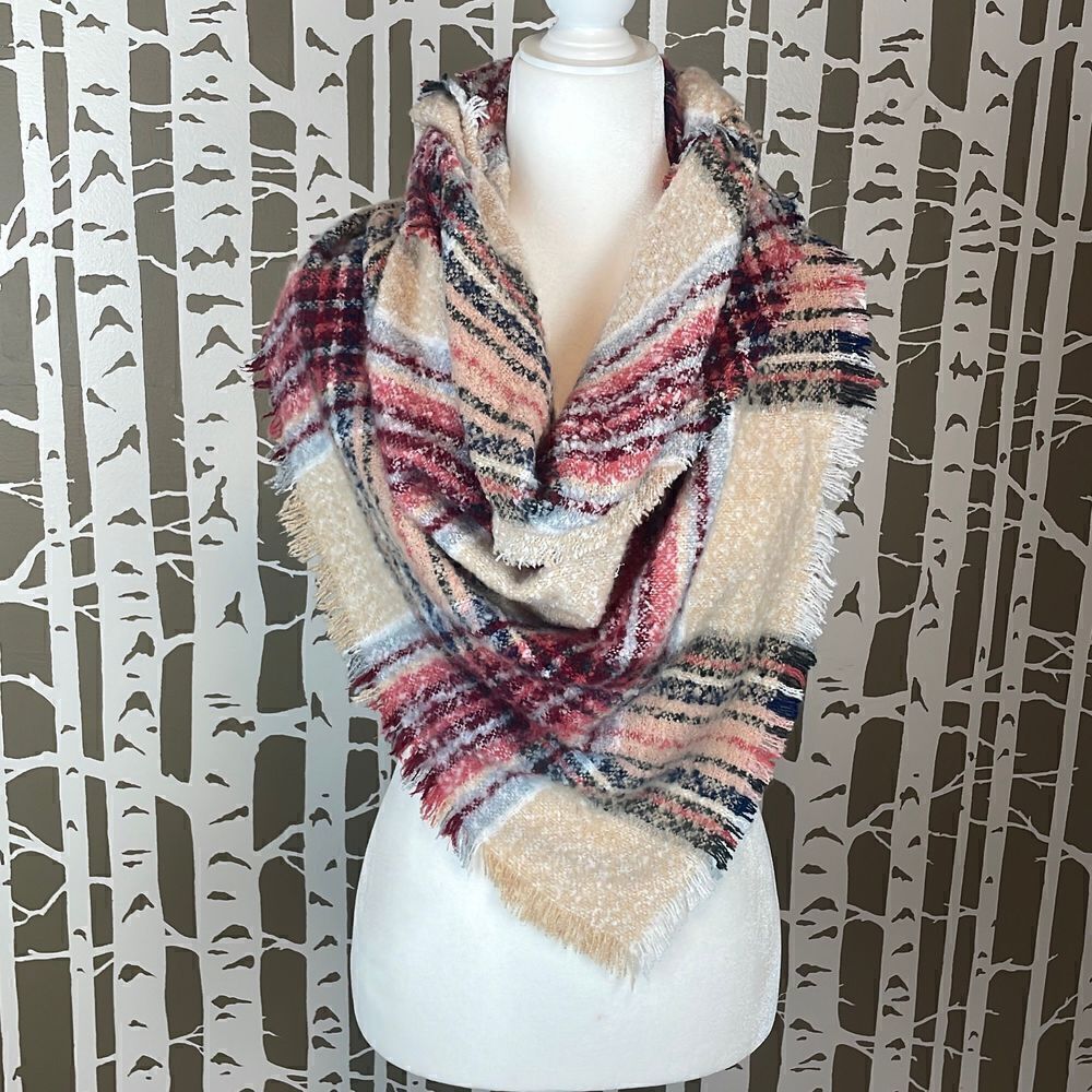 Sonoma Super Soft Plaid Print Fringe Trim Boucle Knit Triangle Scarf OS